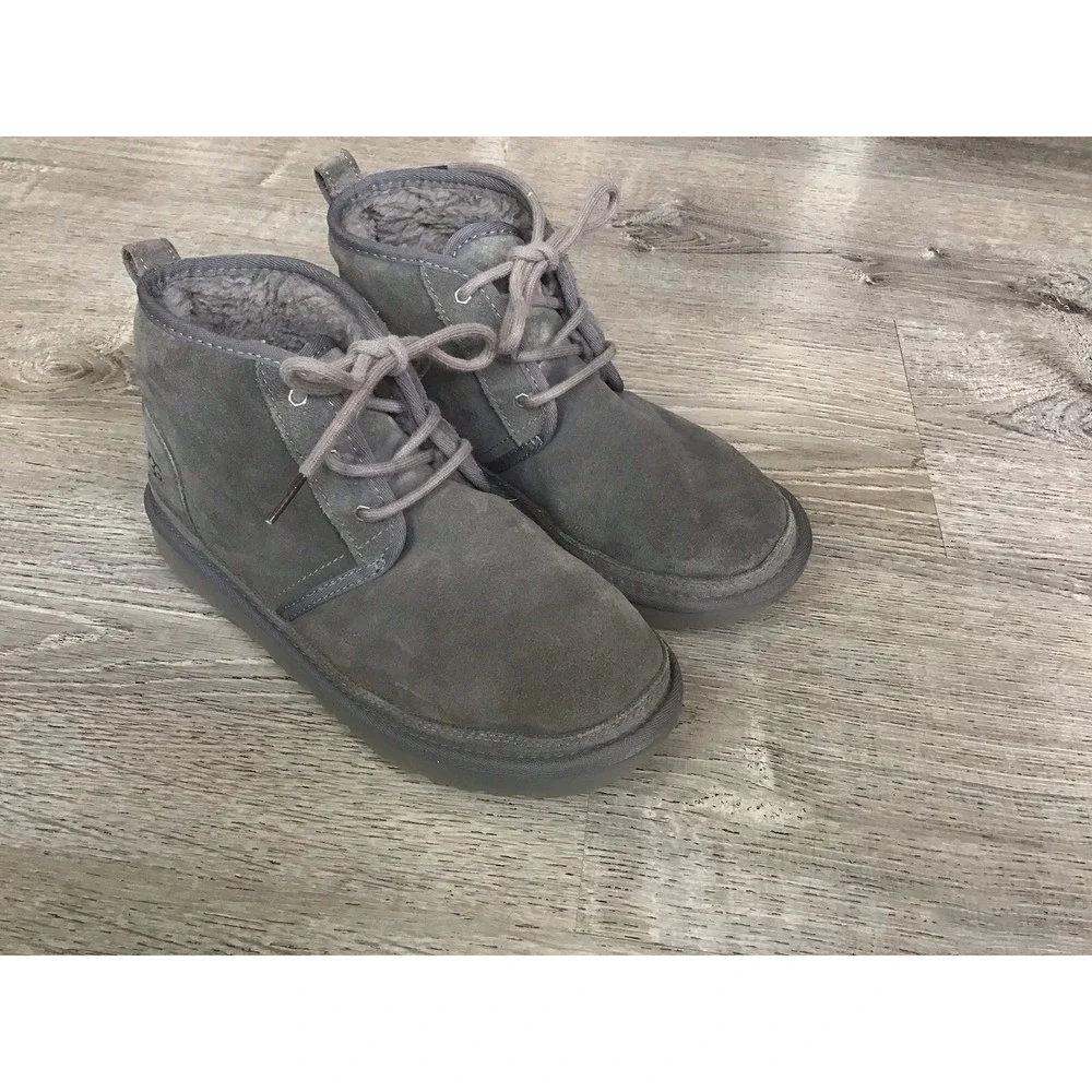 UGG Neumel II Kid's Gray Suede Chukka Boots Lace-Up Youth Size 6